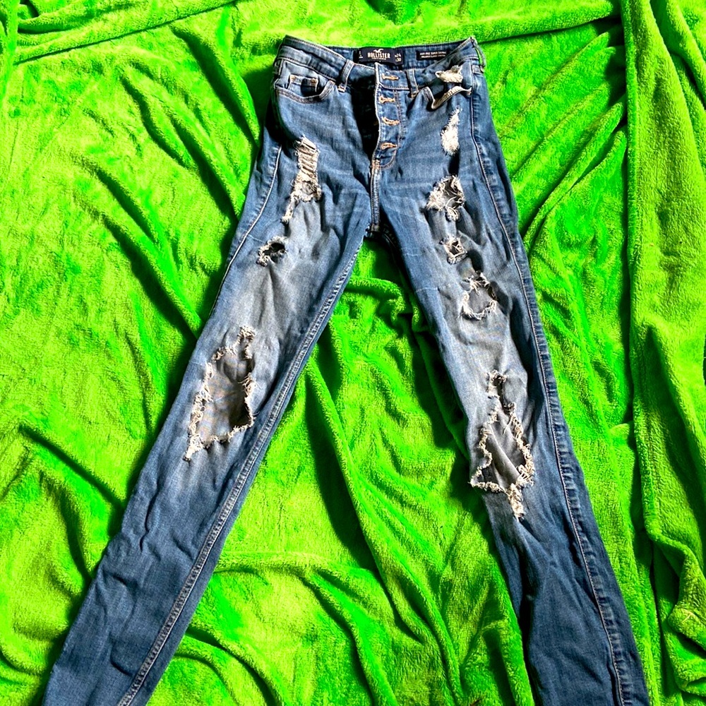 Hollister ripped skinny jeans